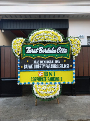 Papan Bunga Duka di Kuta Makmur
